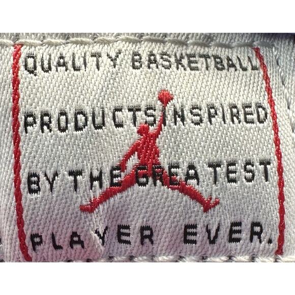 Nike Jordan 11 Retro 'Cherry' 2022 (GS) Size 7Y 8.5W Red White Shoes - Picture 12 of 13